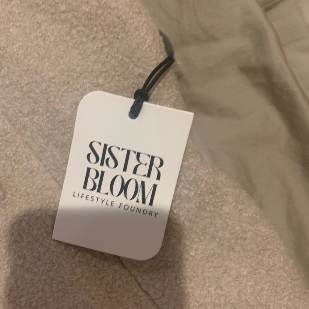 Elegant Cream Cape Coat - Picture 6 of 11